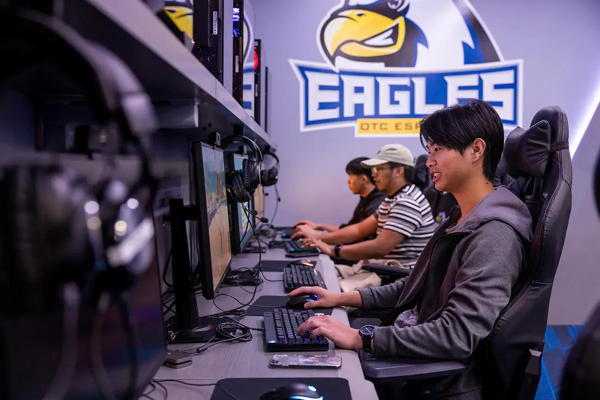 Students play video games in the OTC Esports Arena.